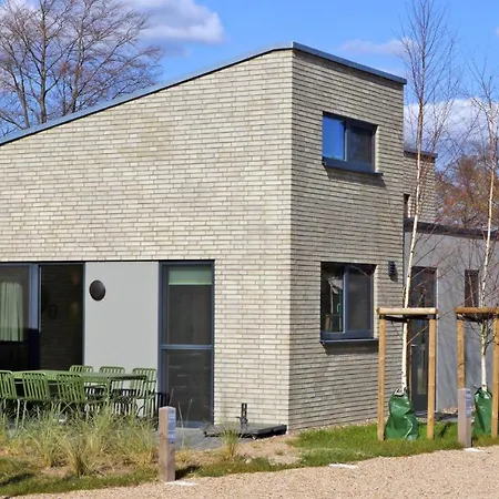 Awesome In Lembruch-dmmer See With Sauna, Wifi And Indoor Swimming Pool Dom wakacyjny Lembruch