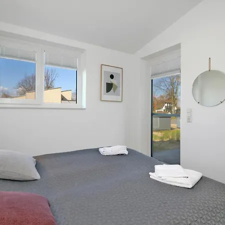 Dom wakacyjny Awesome In Lembruch-dmmer See With Sauna, Wifi And Indoor Swimming Pool Lembruch