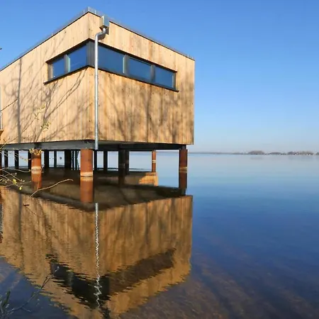 Awesome In Lembruch-dmmer See With Sauna, Wifi And Indoor Swimming Pool Dom wakacyjny Lembruch