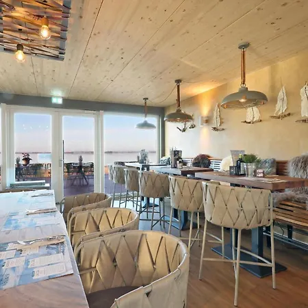 Awesome In Lembruch-dmmer See With Sauna, Wifi And Indoor Swimming Pool Dom wakacyjny *