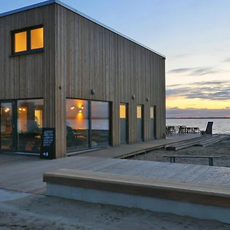 Awesome In Lembruch-dmmer See With Sauna, Wifi And Indoor Swimming Pool Dom wakacyjny