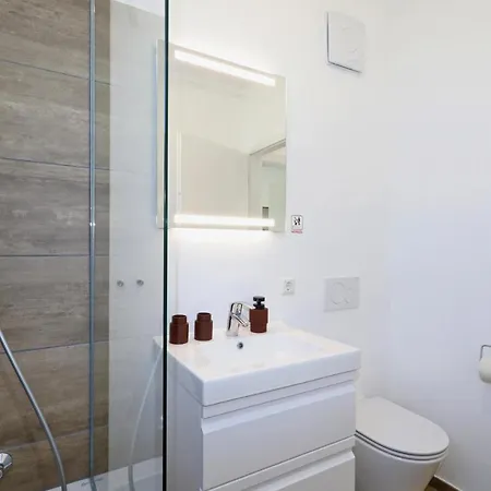 Awesome In Lembruch-dmmer See With Sauna, Wifi And Indoor Swimming Pool Dom wakacyjny *